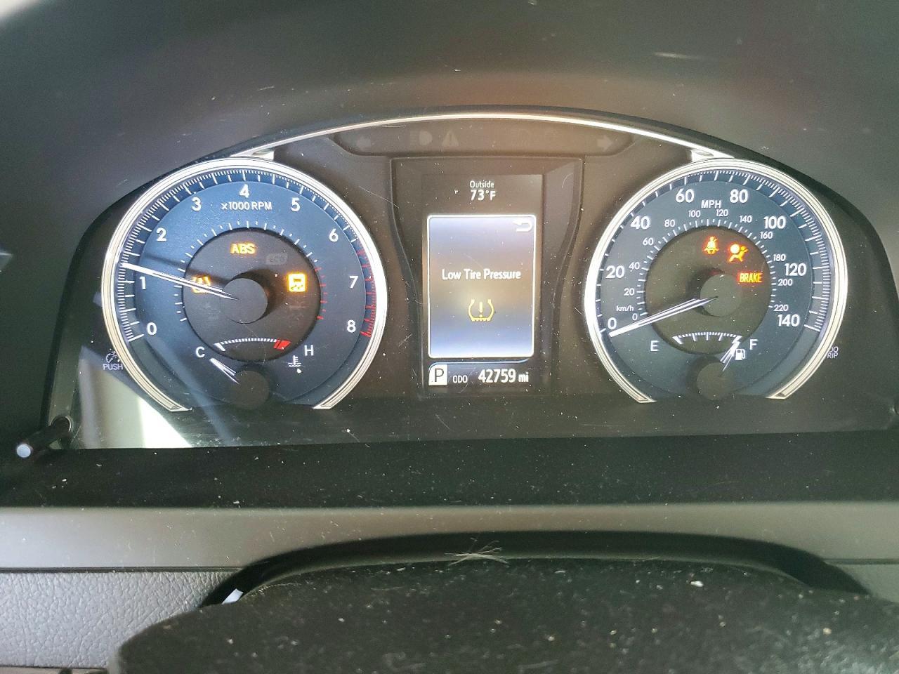 2016 Toyota Camry Le - zdjęcie 9