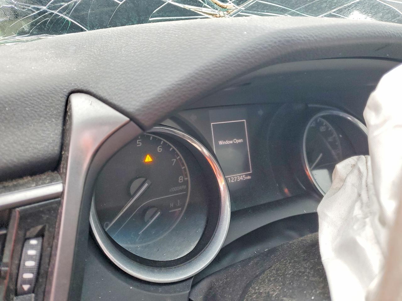 2020 Toyota Camry Le - zdjęcie 9