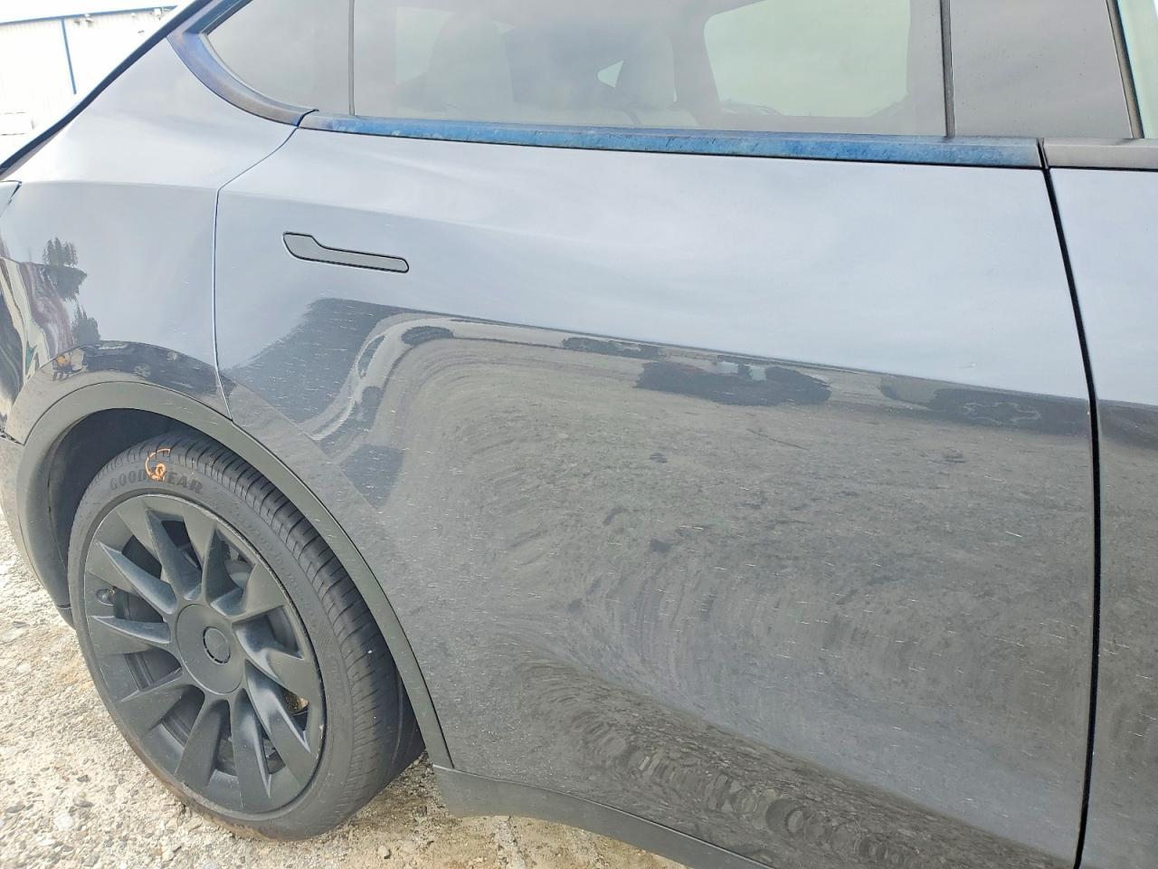 2023 Tesla Model Y - zdjęcie 10