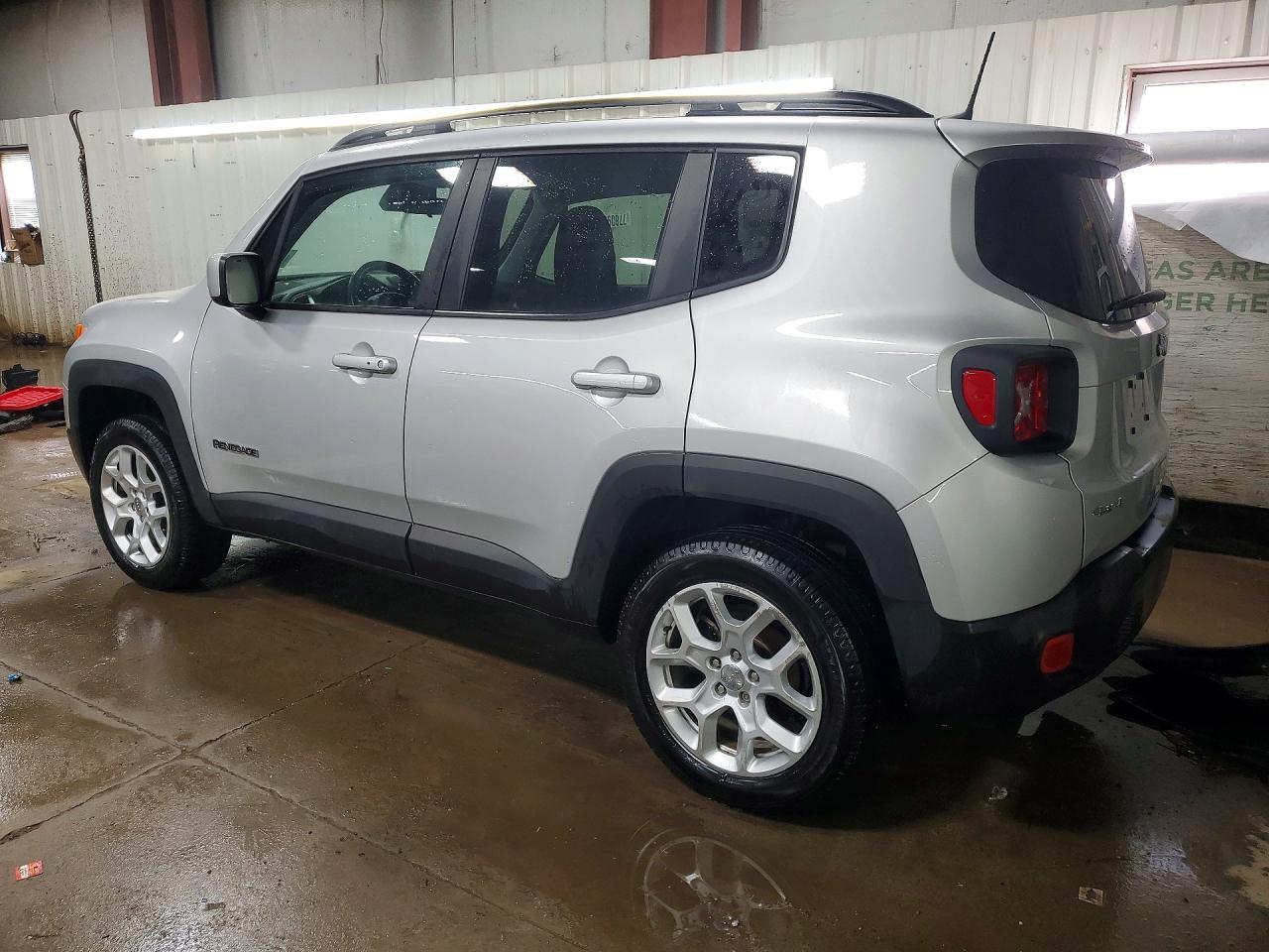 2018 Jeep Renegade Latitude - zdjęcie 2