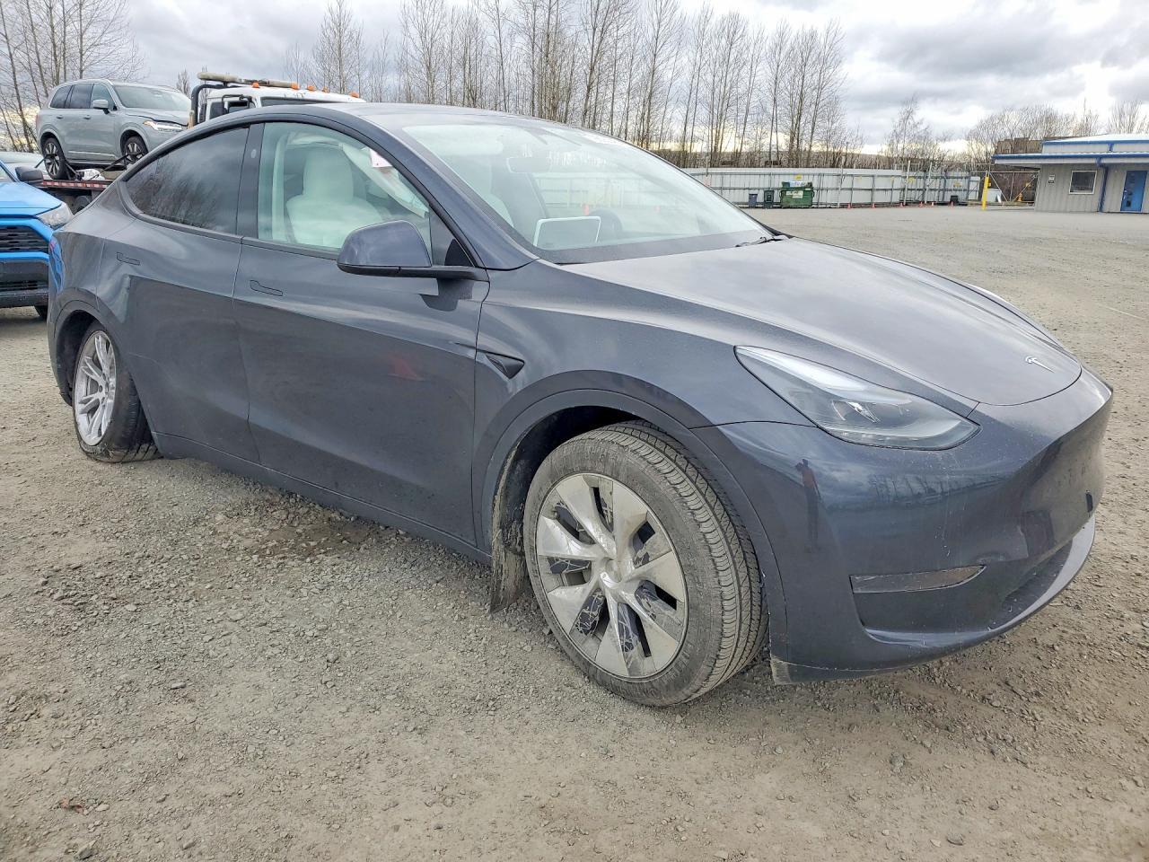 2024 Tesla Model Y - zdjęcie 4