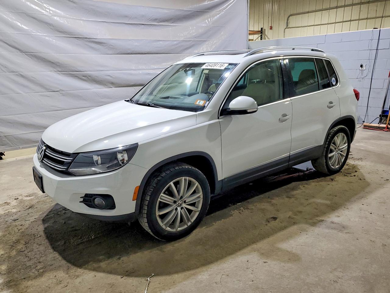 2014 Volkswagen Tiguan S - zdjęcie główne