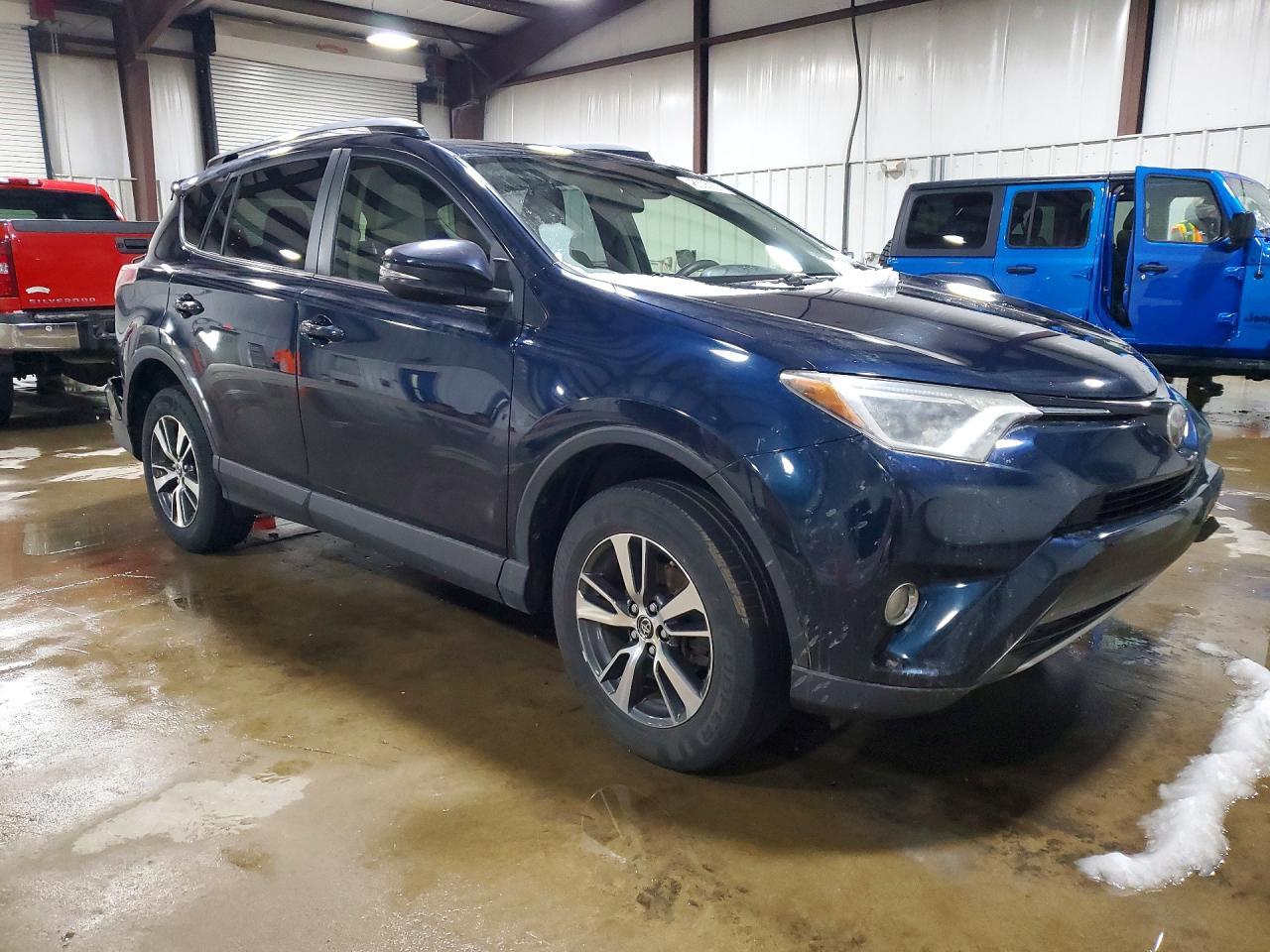 2017 Toyota Rav4 Xle - zdjęcie 4