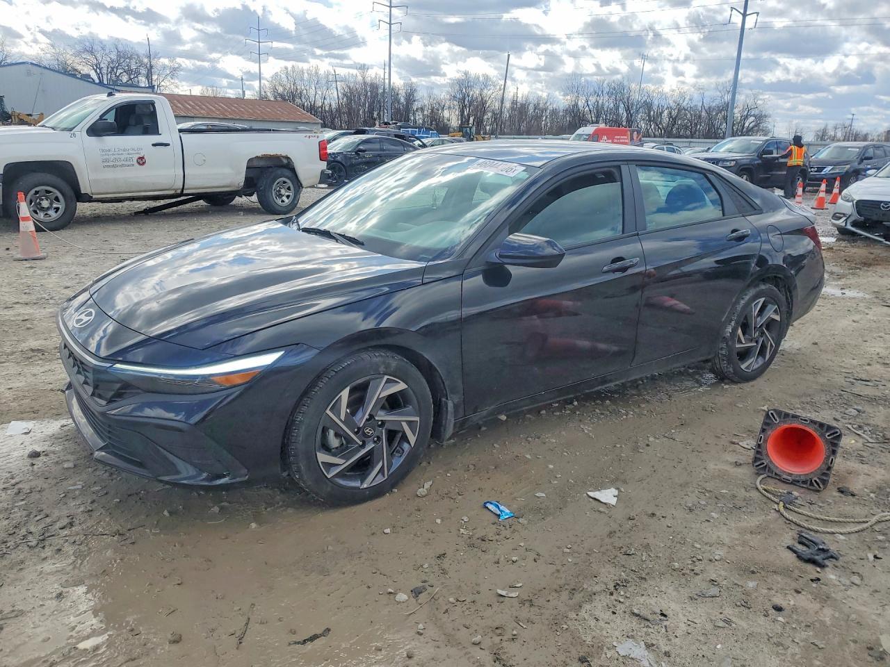 2025 Hyundai Elantra Sel Sport - zdjęcie główne