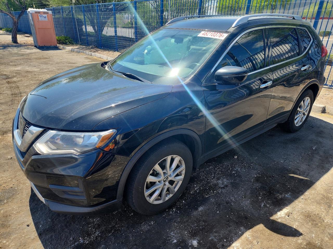 2017 Nissan Rogue Sv - zdjęcie główne