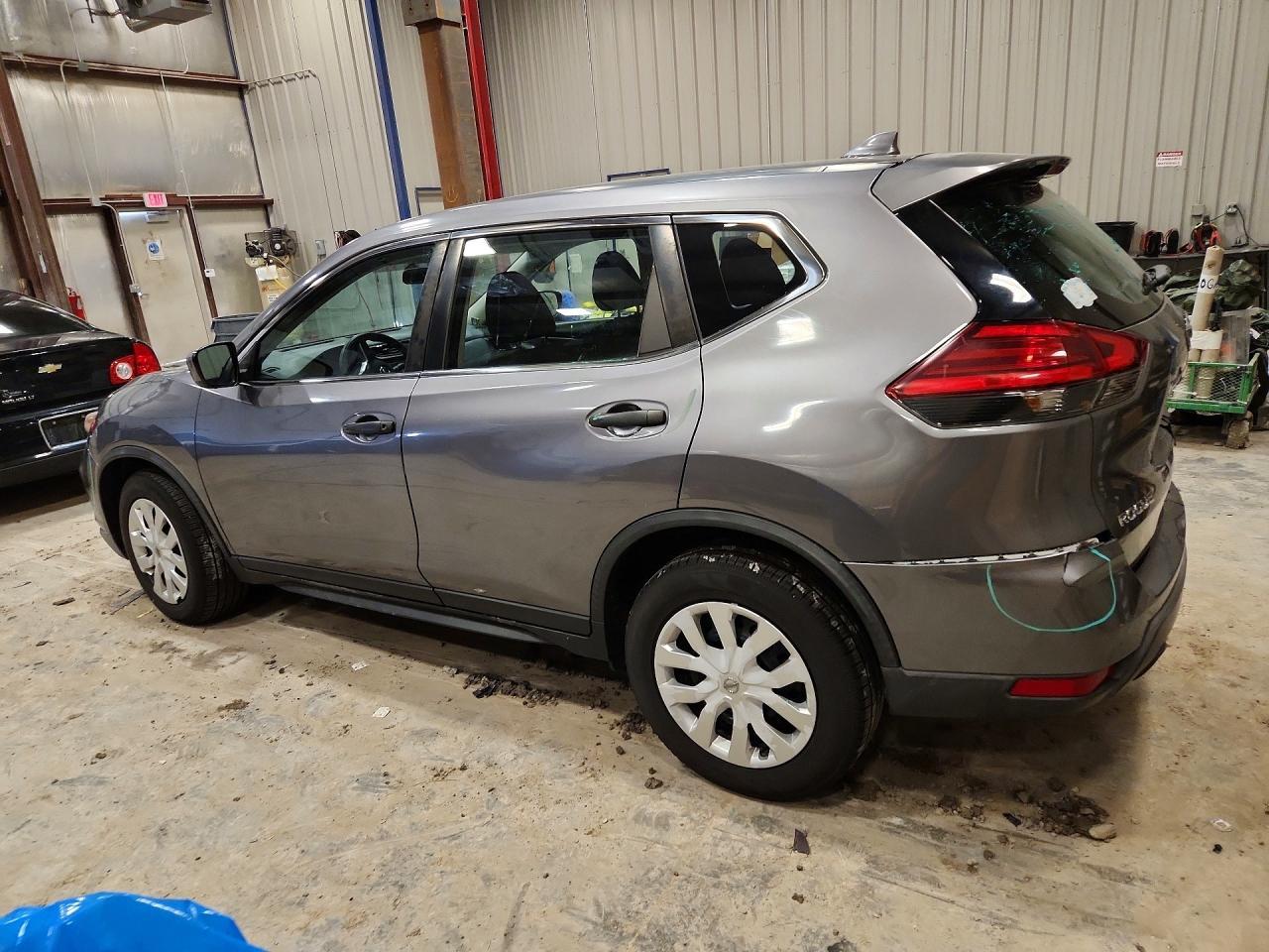 2017 Nissan Rogue S - zdjęcie 2