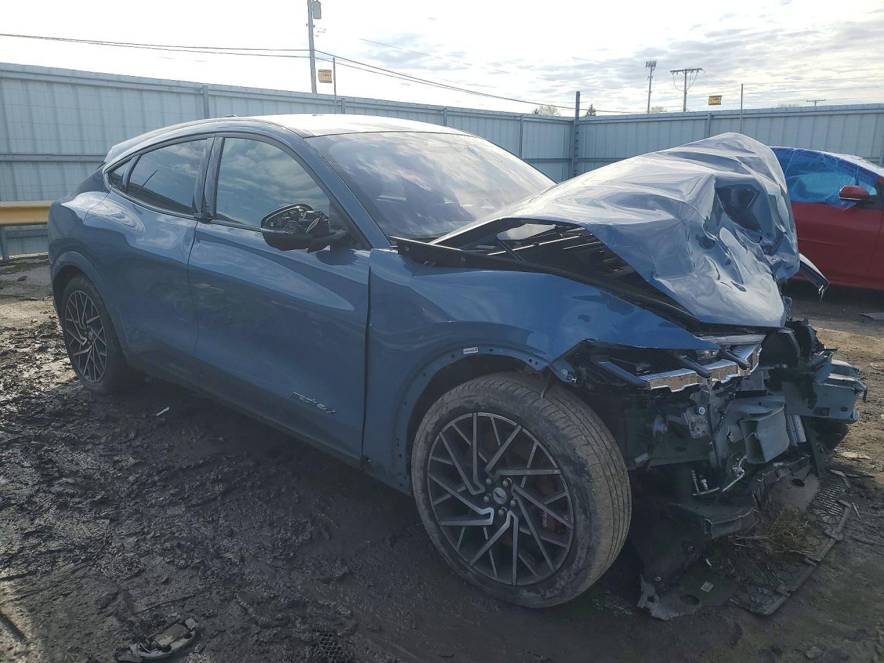 2023 Ford Mustang Mach-E Gt - zdjęcie 4