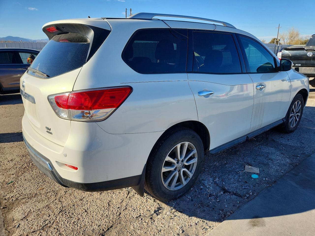 2014 Nissan Pathfinder Sv - zdjęcie 3