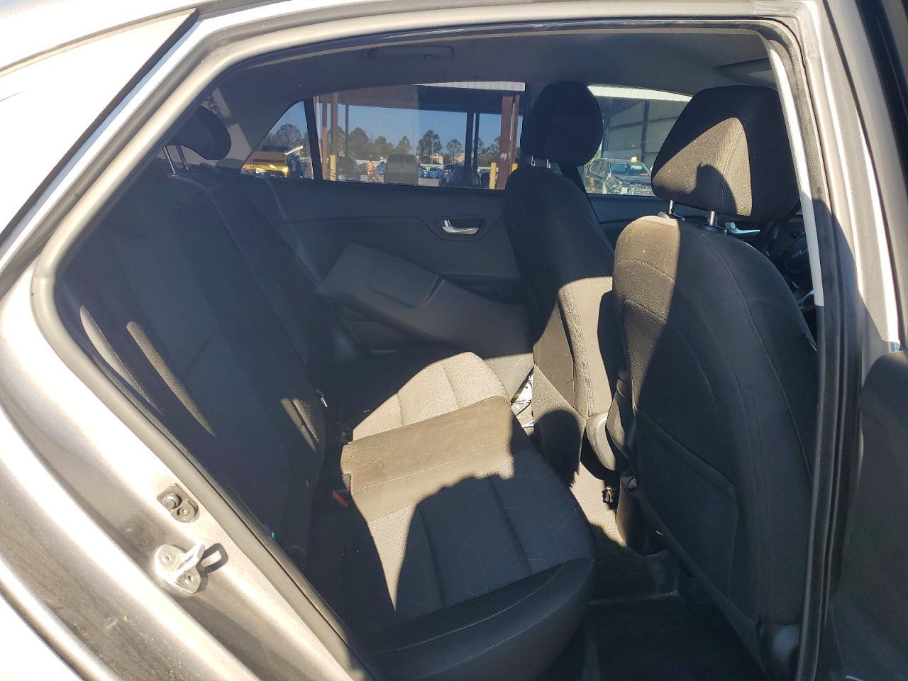 2023 Kia Rio S - zdjęcie 11