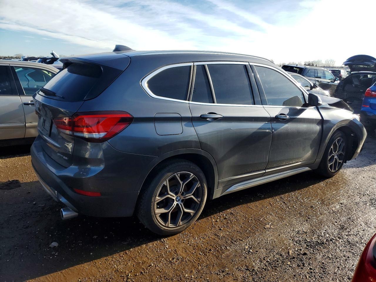2021 BMW X1 xDrive28I - zdjęcie 3