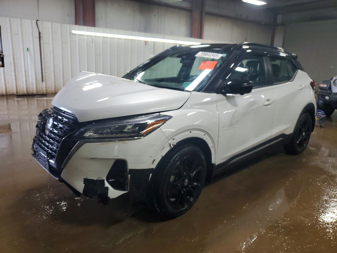 2021 Nissan Kicks Sr - zdjęcie główne