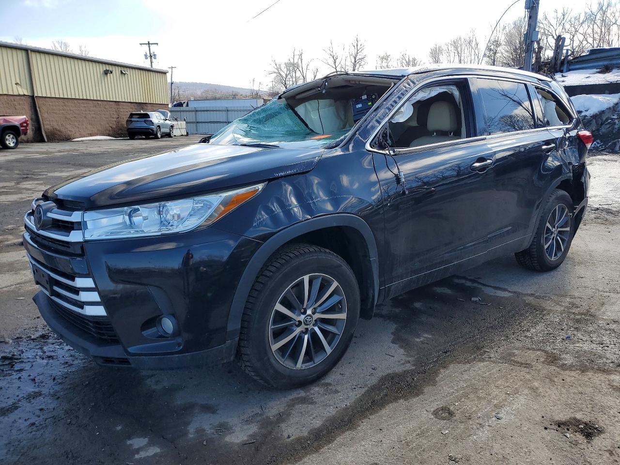 2017 Toyota Highlander Xle - zdjęcie główne