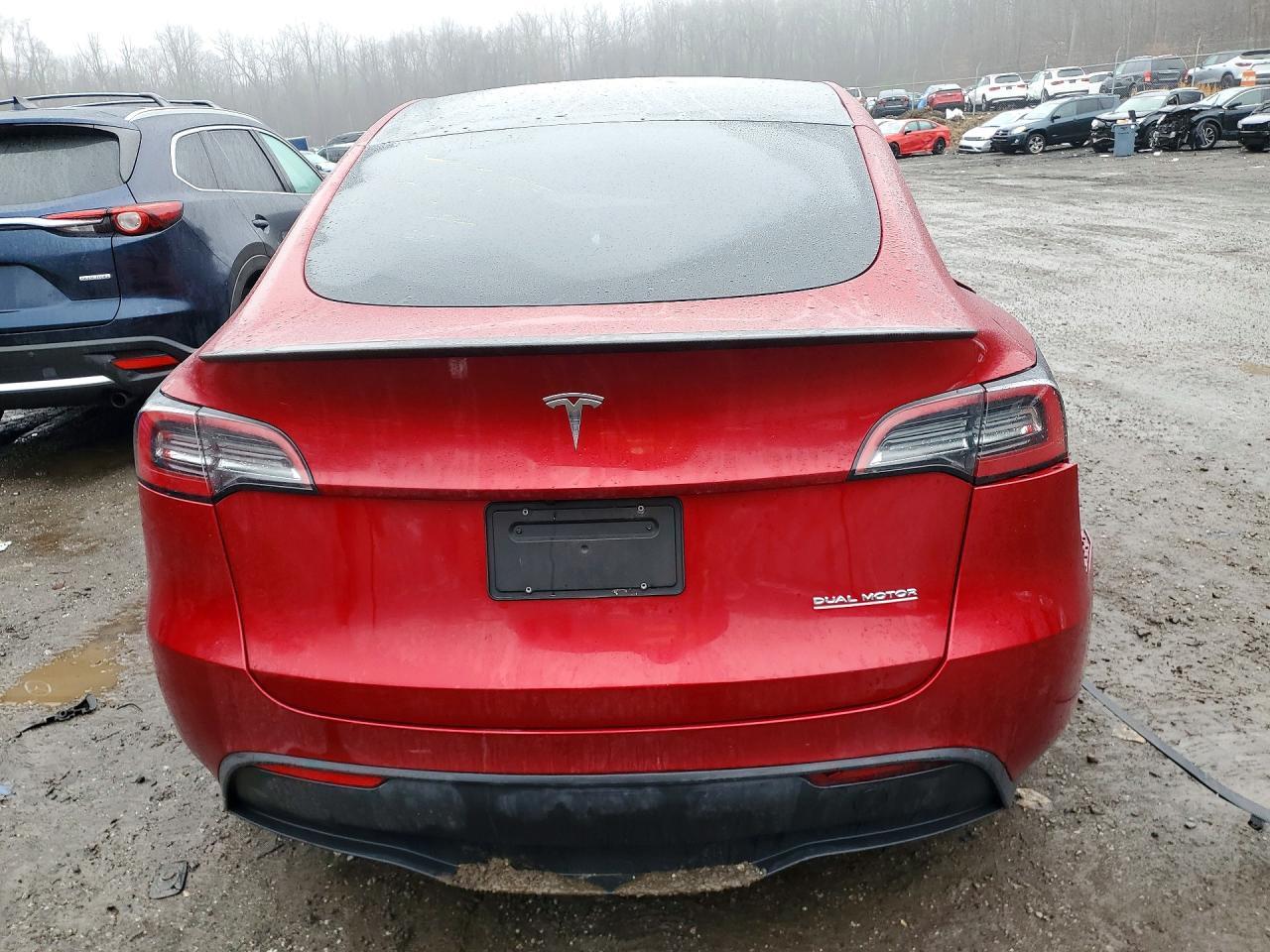 2024 Tesla Model Y - zdjęcie 6