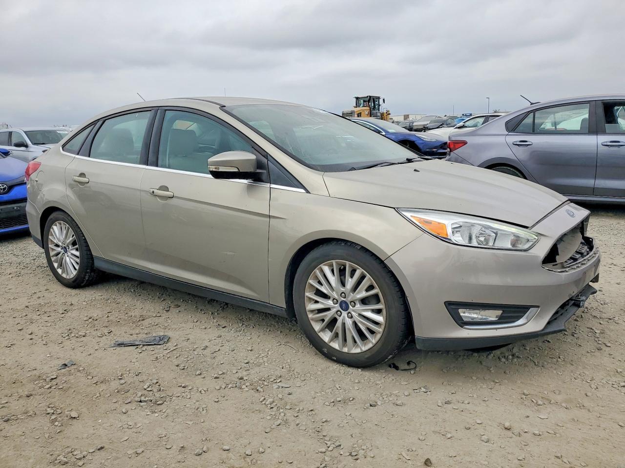 2015 Ford Focus Titanium - zdjęcie 4