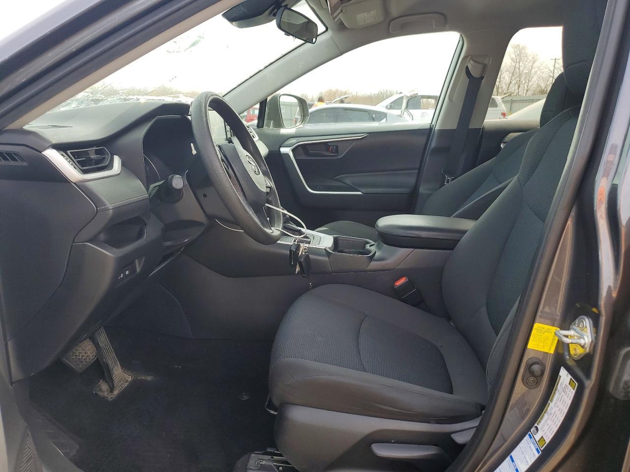 2021 Toyota Rav4 Le - zdjęcie 7