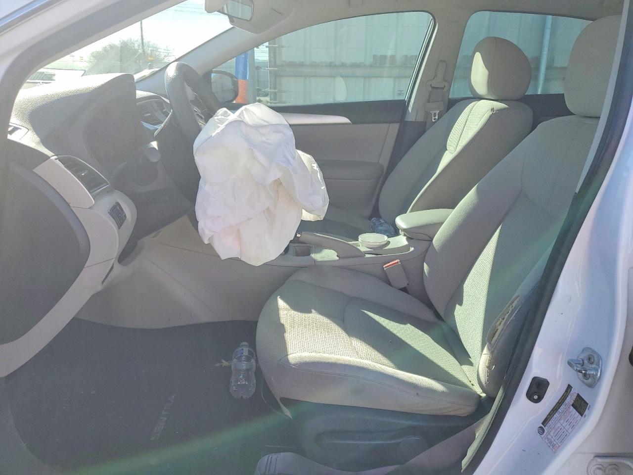 2017 Nissan Sentra S - zdjęcie 7