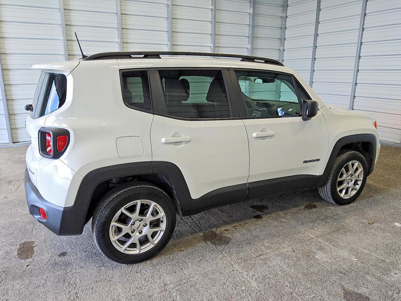 2022 Jeep Renegade Sport - zdjęcie 3