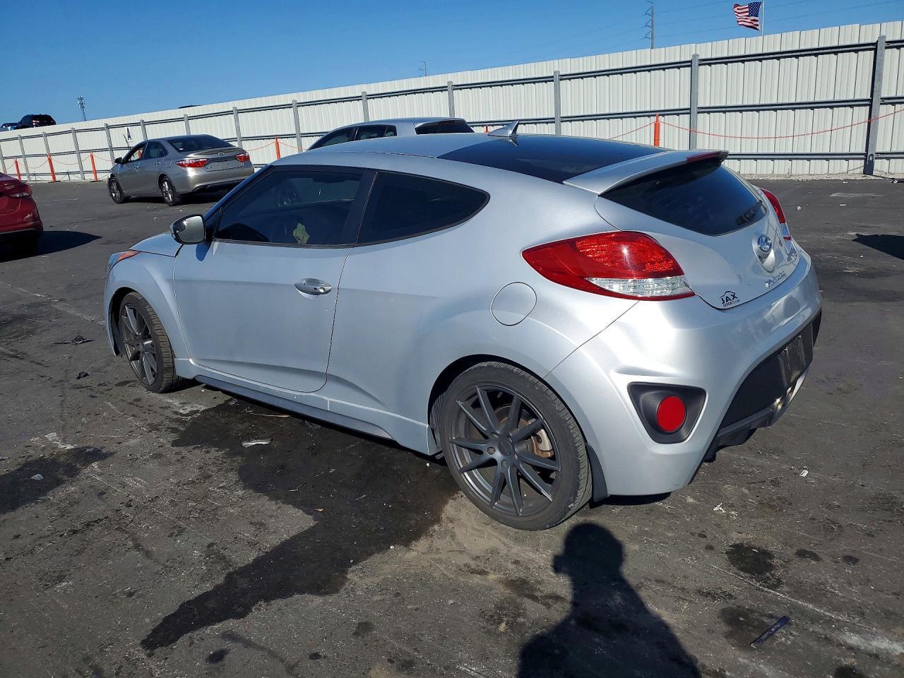 2016 Hyundai Veloster Turbo - zdjęcie 2