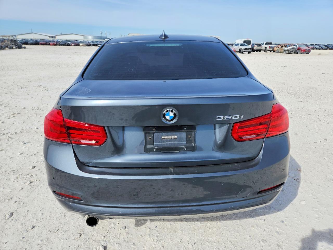 2016 BMW 320 I - zdjęcie 6