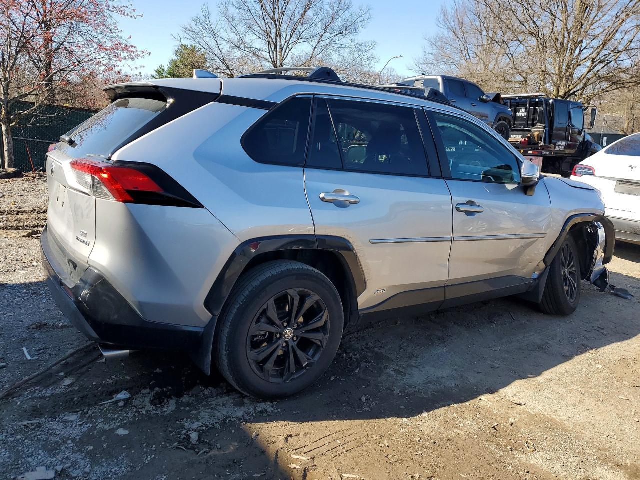 2023 Toyota Rav4 Hybrid Se - zdjęcie 3