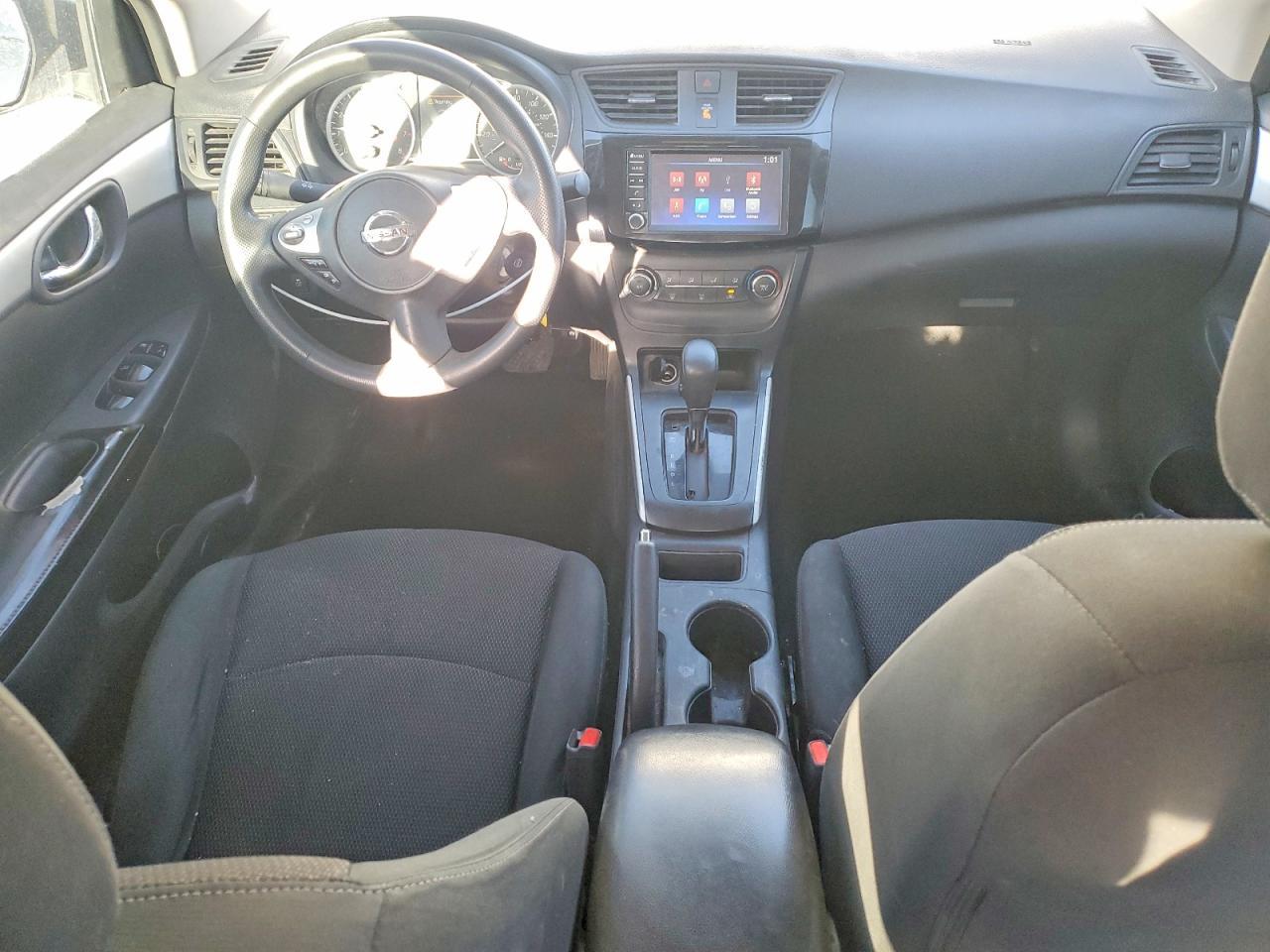 2019 Nissan Sentra S - zdjęcie 8