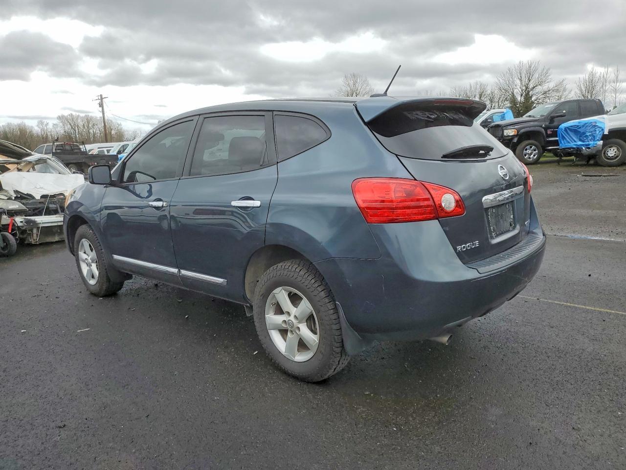 2013 Nissan Rogue S - zdjęcie 2