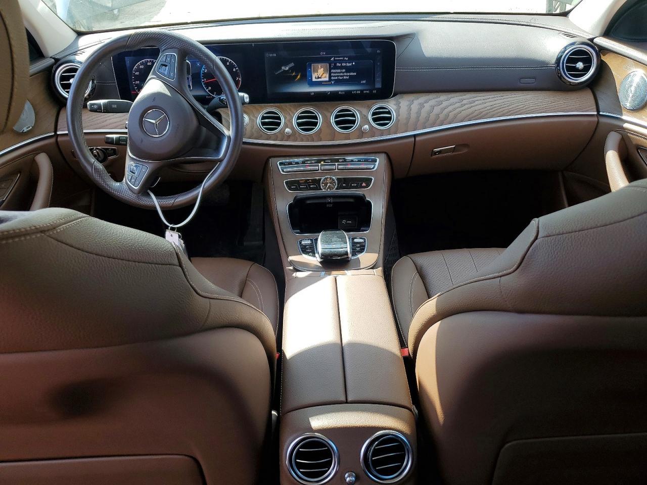 2018 Mercedes-Benz E 300 4Matic - zdjęcie 8