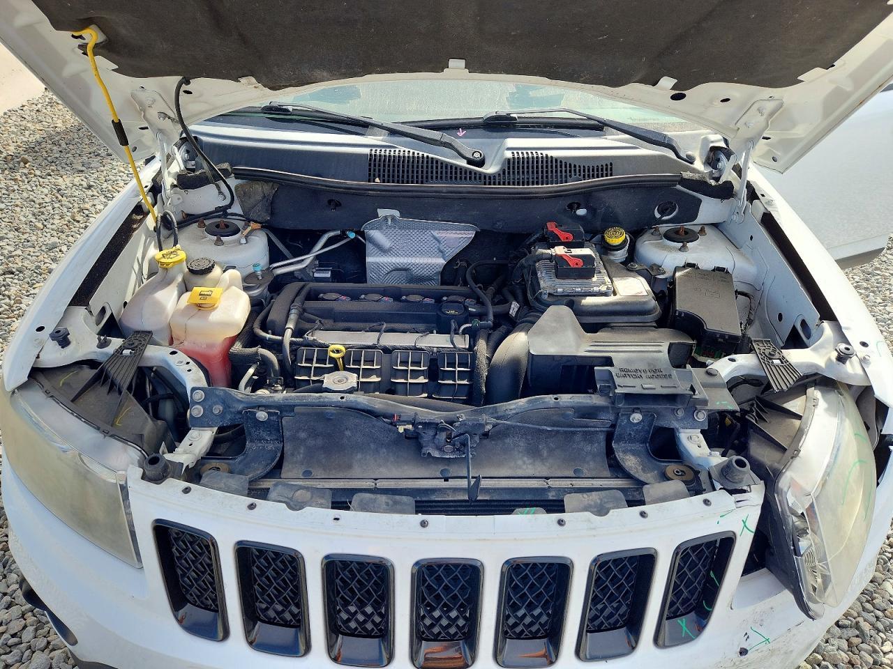2013 Jeep Compass Latitude - zdjęcie 12