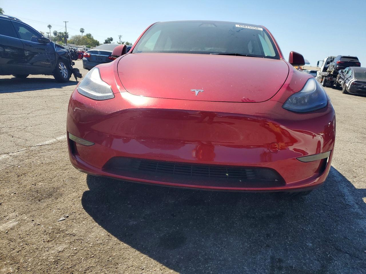 2025 Tesla Model Y - zdjęcie 5