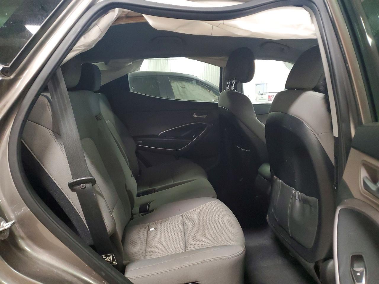 2016 Hyundai Santa Fe Sport 2.4L - zdjęcie 11