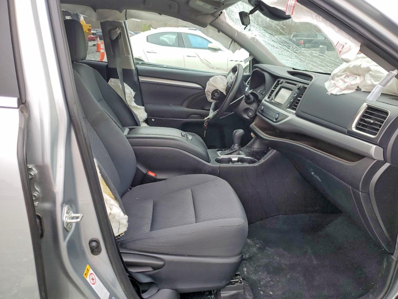 2019 Toyota Highlander Le - zdjęcie 7