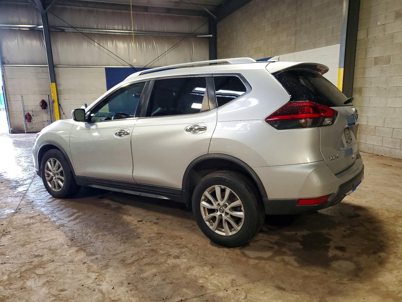2019 Nissan Rogue - zdjęcie 2