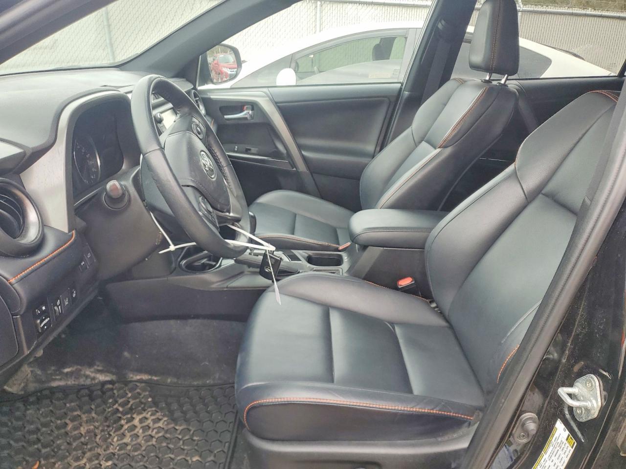 2018 Toyota Rav4 Se - zdjęcie 7