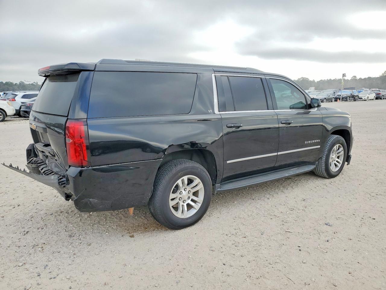 2018 Chevrolet Suburban C1500 Lt - zdjęcie 3