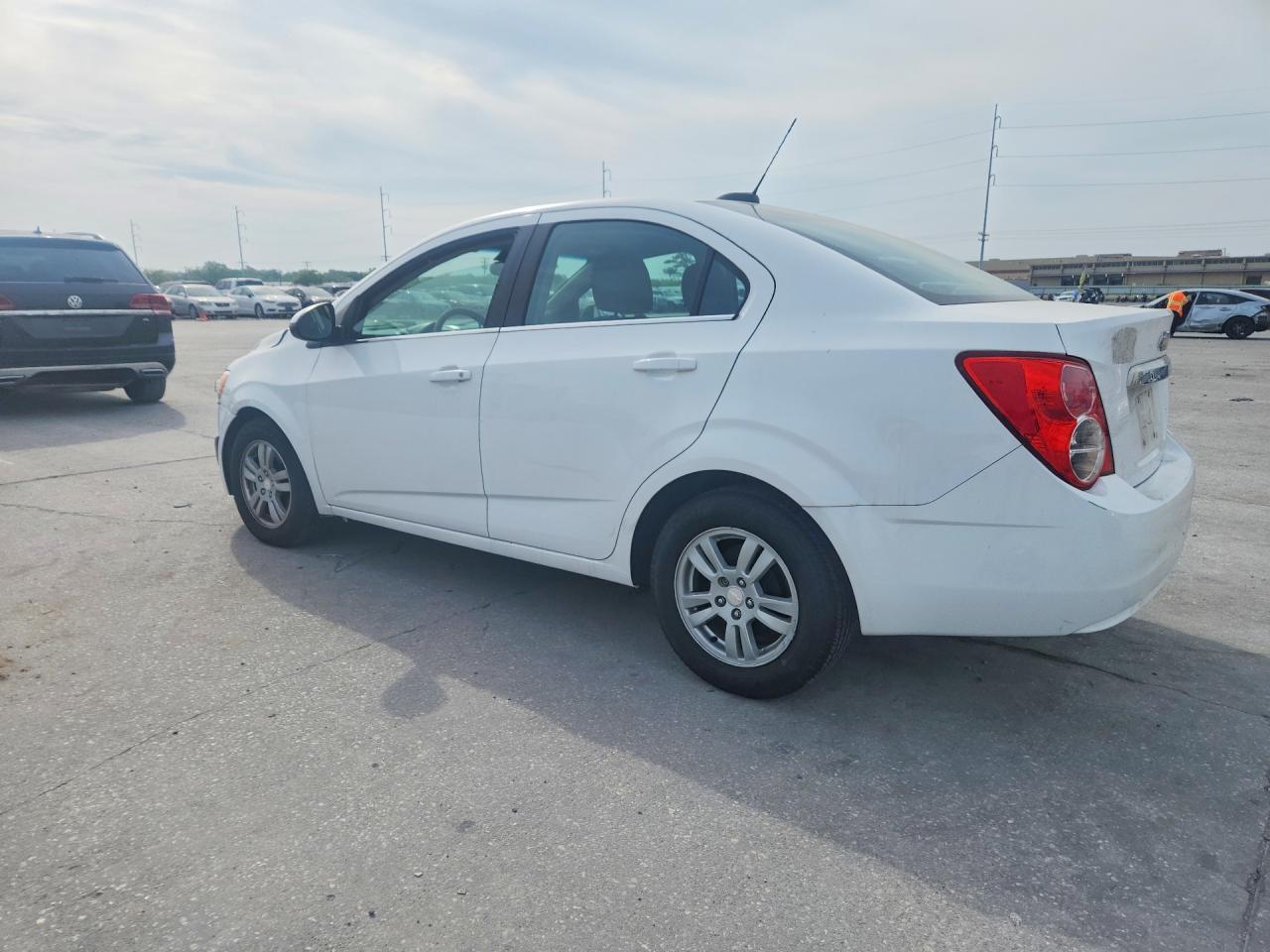 2015 Chevrolet Sonic Lt - zdjęcie 2