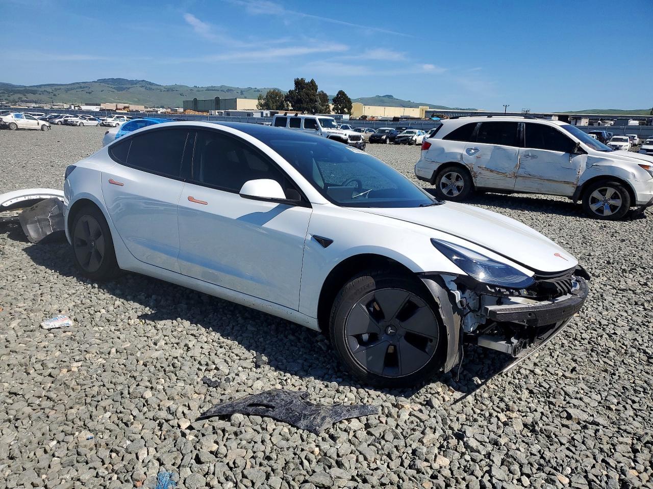 2023 Tesla 3 - zdjęcie 4