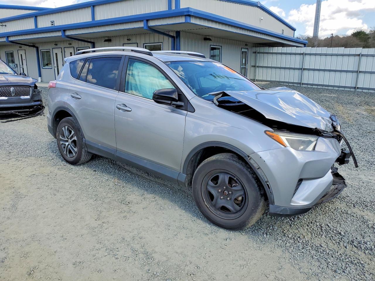 2016 Toyota Rav4 Le - zdjęcie 4