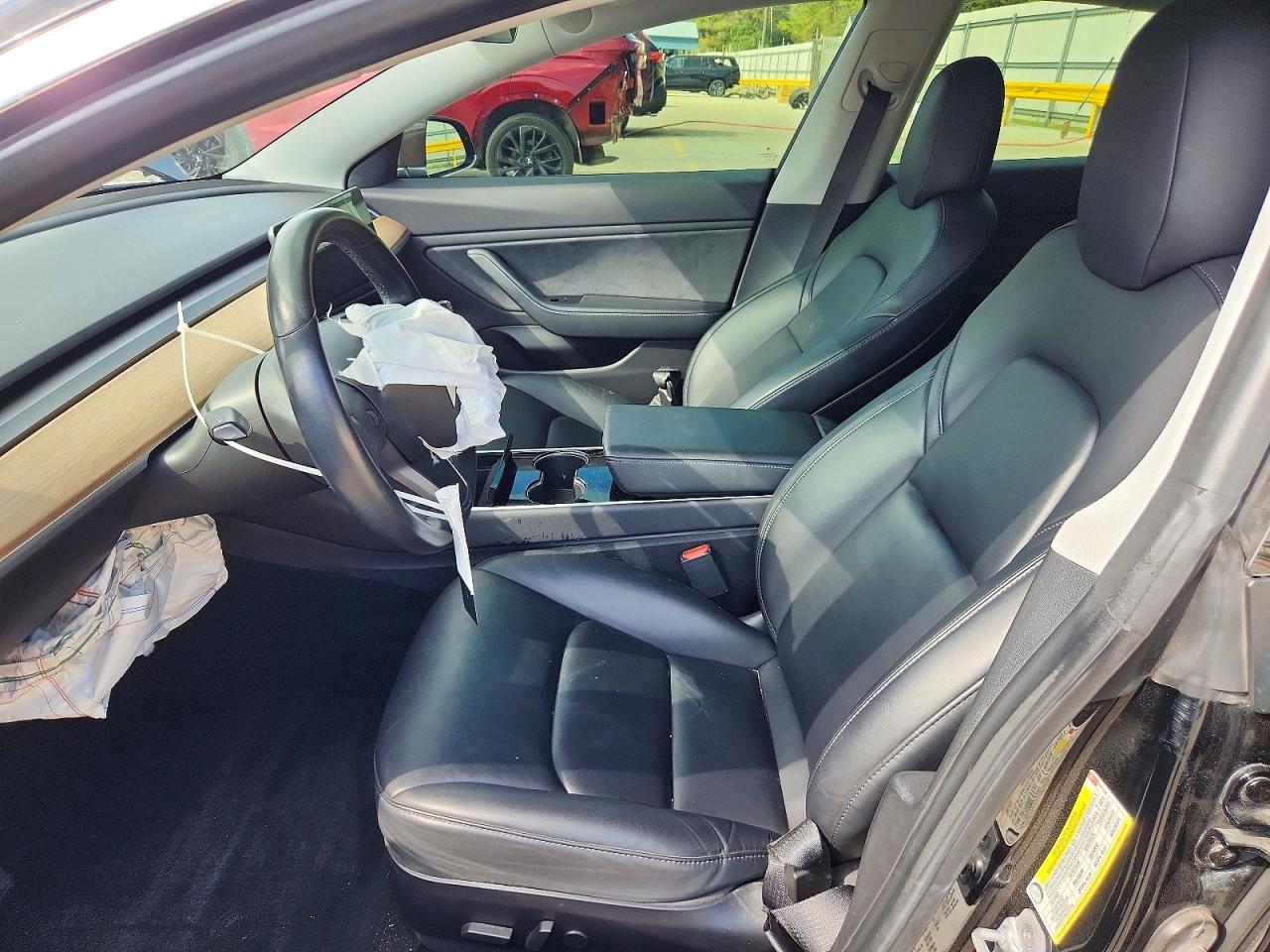 2019 Tesla Model 3 - zdjęcie 7