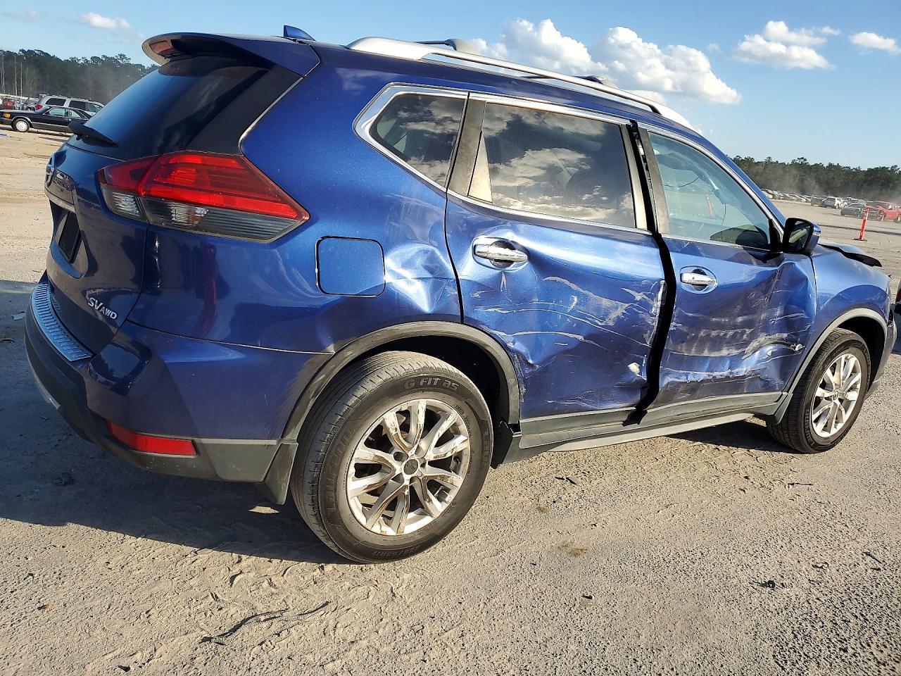 Nissan Rogue - zdjęcie 3