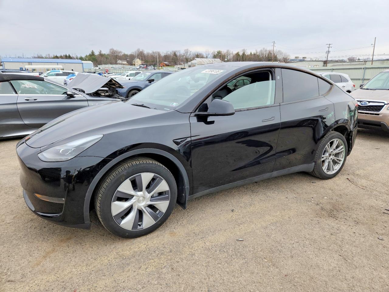2023 Tesla Model Y - zdjęcie główne