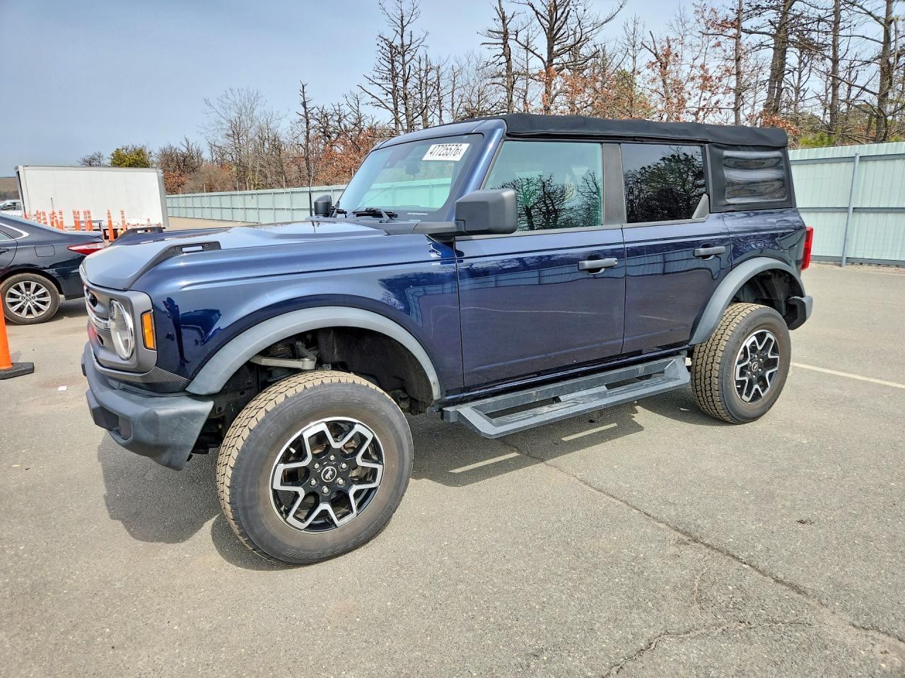 2021 Ford Bronco Base - zdjęcie główne
