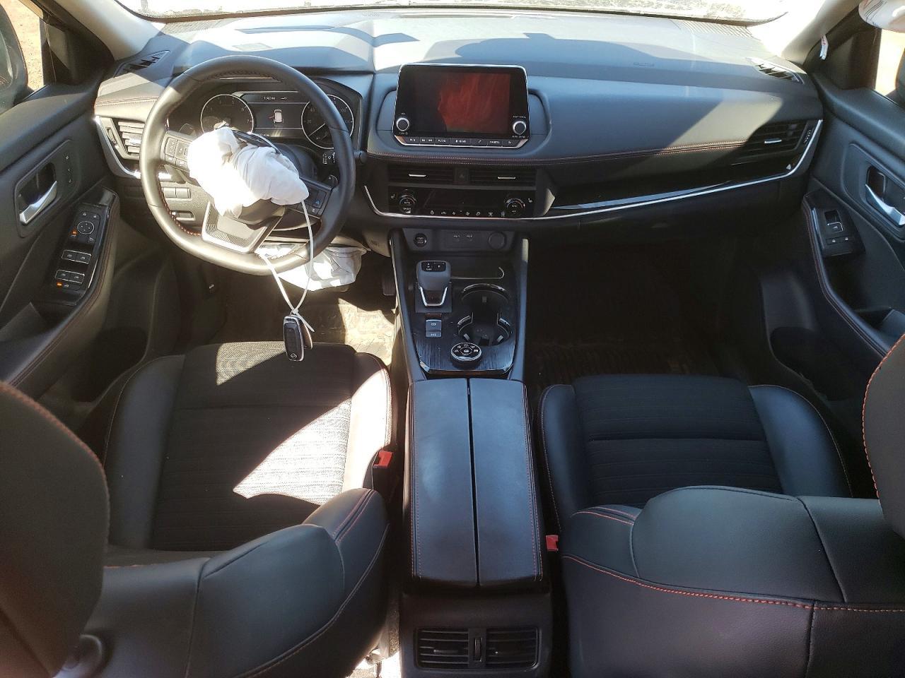 2025 Nissan Rogue Rock Creek - zdjęcie 8