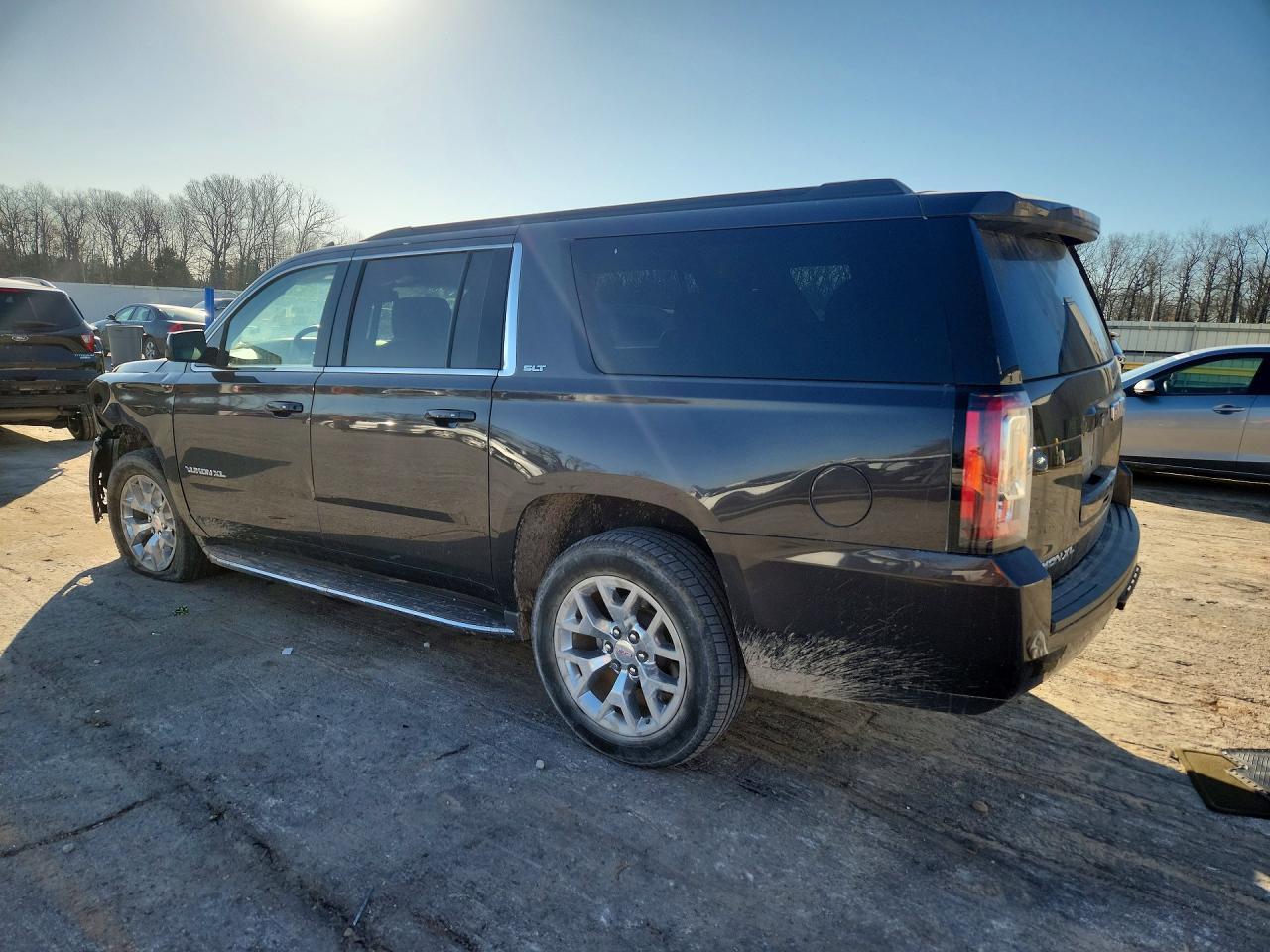 2016 GMC Yukon Xl K1500 Slt - zdjęcie 2