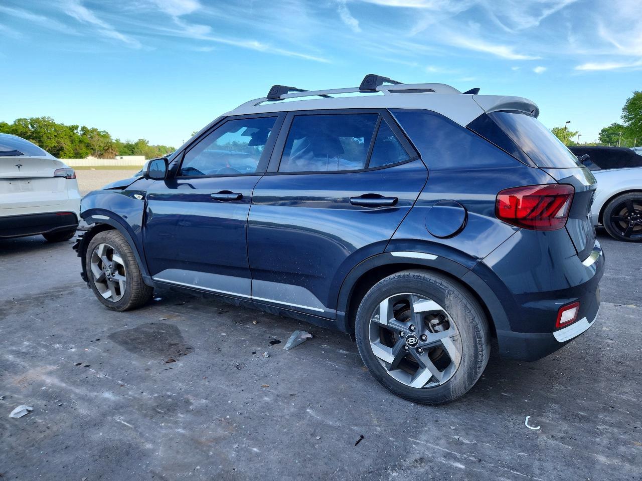 2021 Hyundai Venue Denim - zdjęcie 2