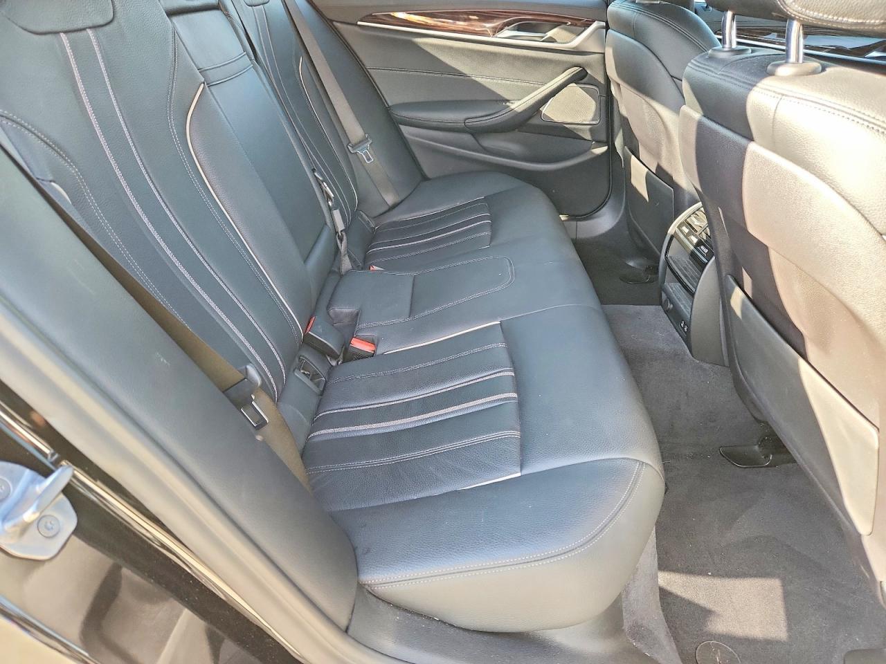 2020 BMW 540 I - zdjęcie 10