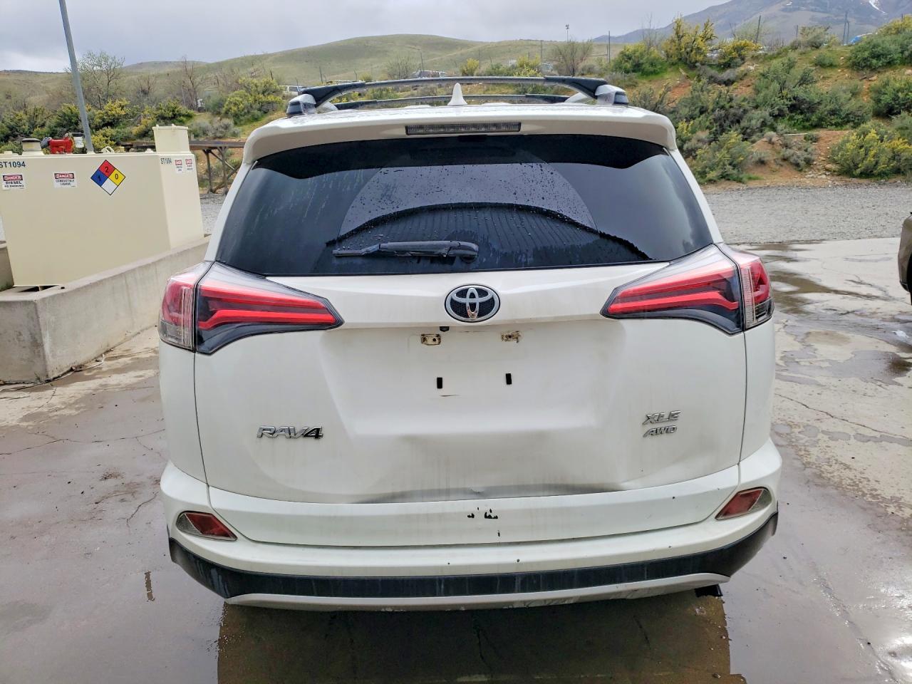 2016 Toyota Rav4 Xle - zdjęcie 6