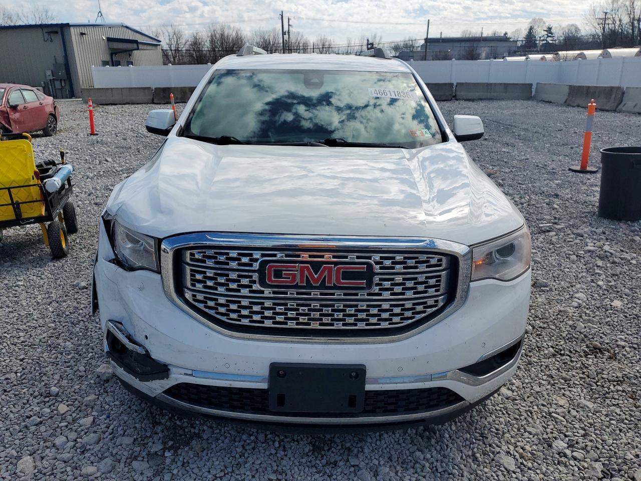 2019 GMC Acadia Denali - zdjęcie 5