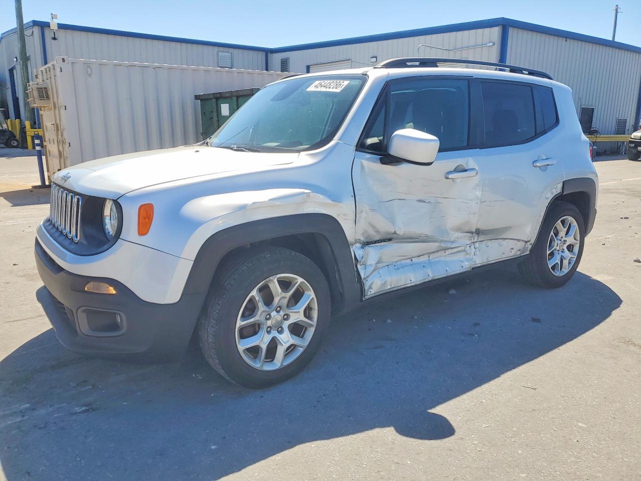 2017 Jeep Renegade Latitude - zdjęcie główne
