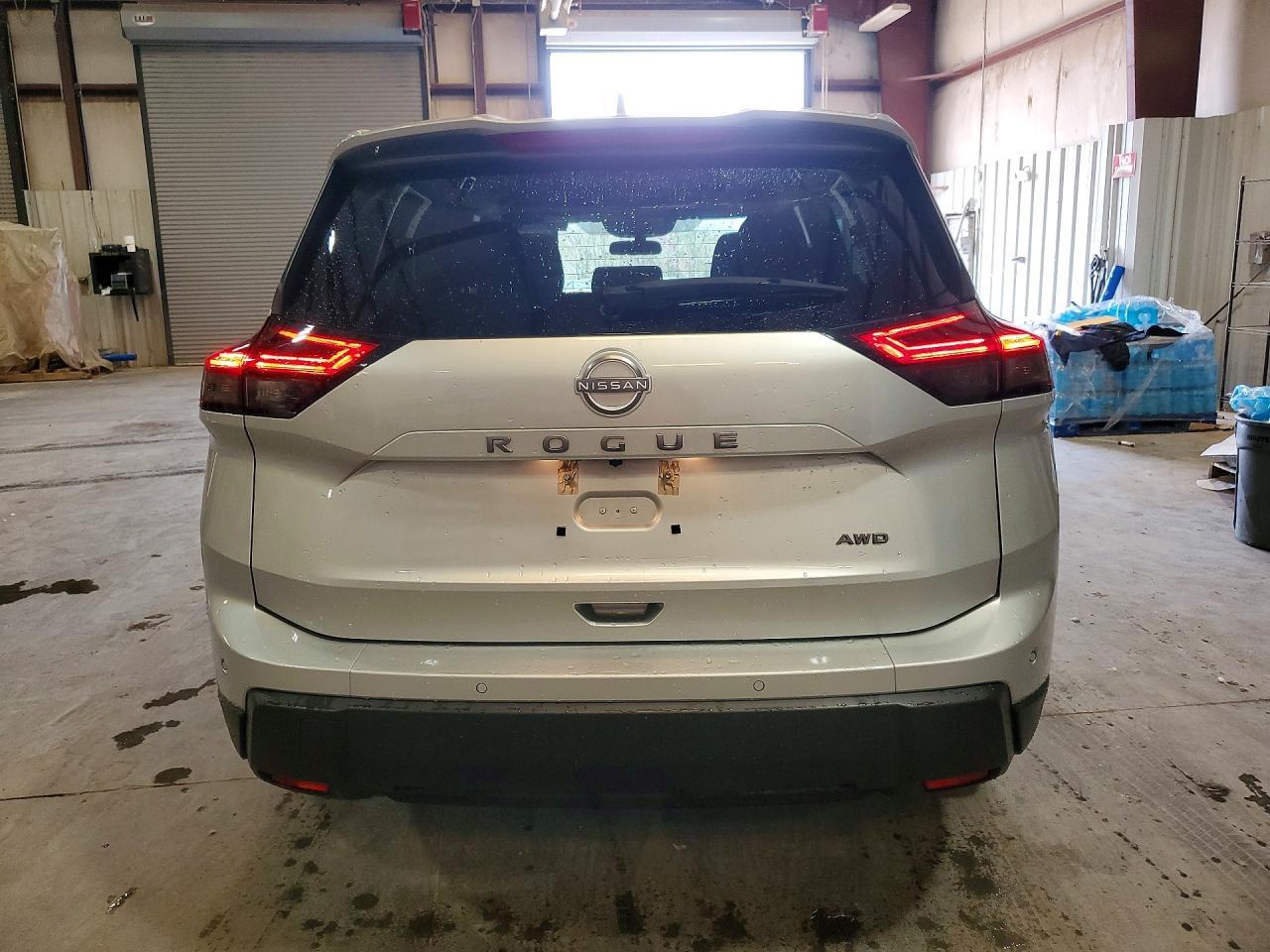 2025 Nissan Rogue Sv - zdjęcie 6