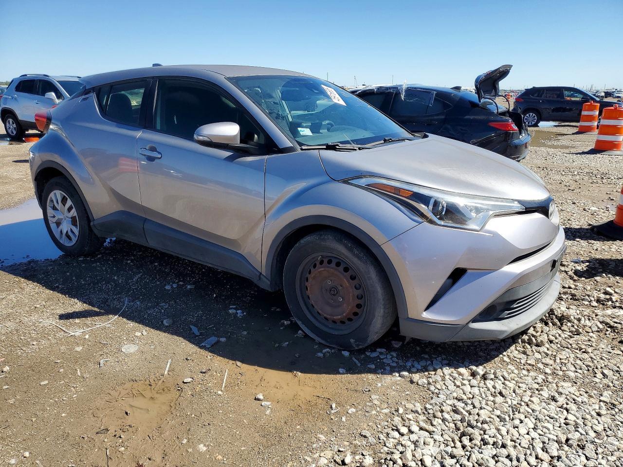 2019 Toyota C-Hr Xle - zdjęcie 4